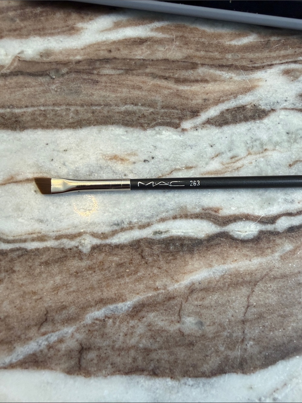 MAC Cosmetics 263 Angled Eyeliner Brush Black with Gold Ferrule